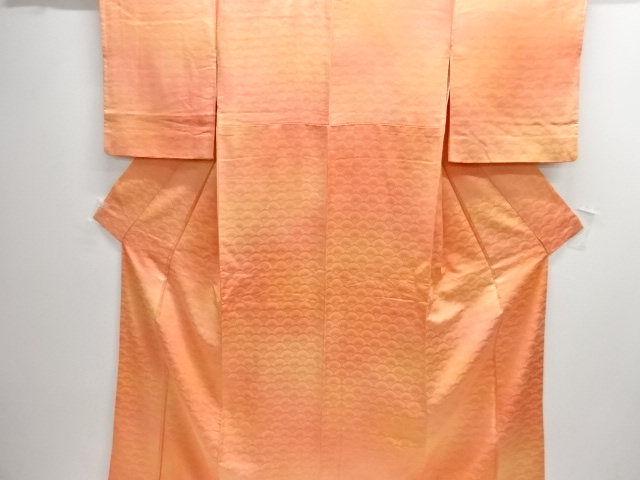 扇青海波模様織出し暈し付け下げ色無地着物